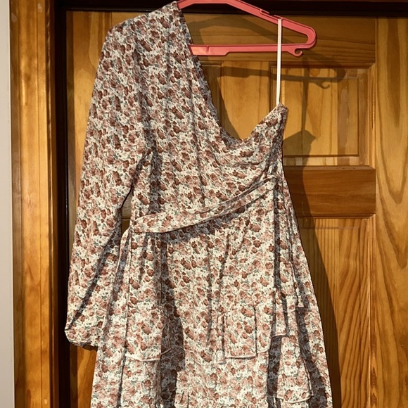 Dress - Picture 4 of 4